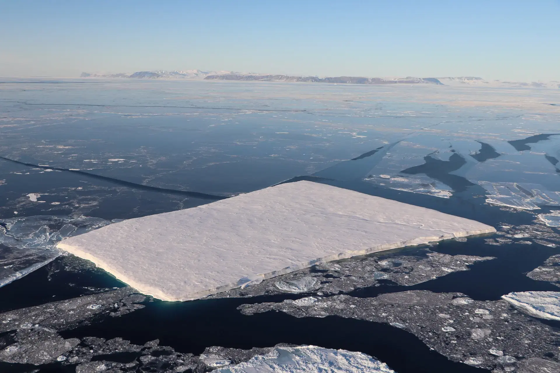 Tracking Icebergs & Ice Islands in the Canadian High Arctic
